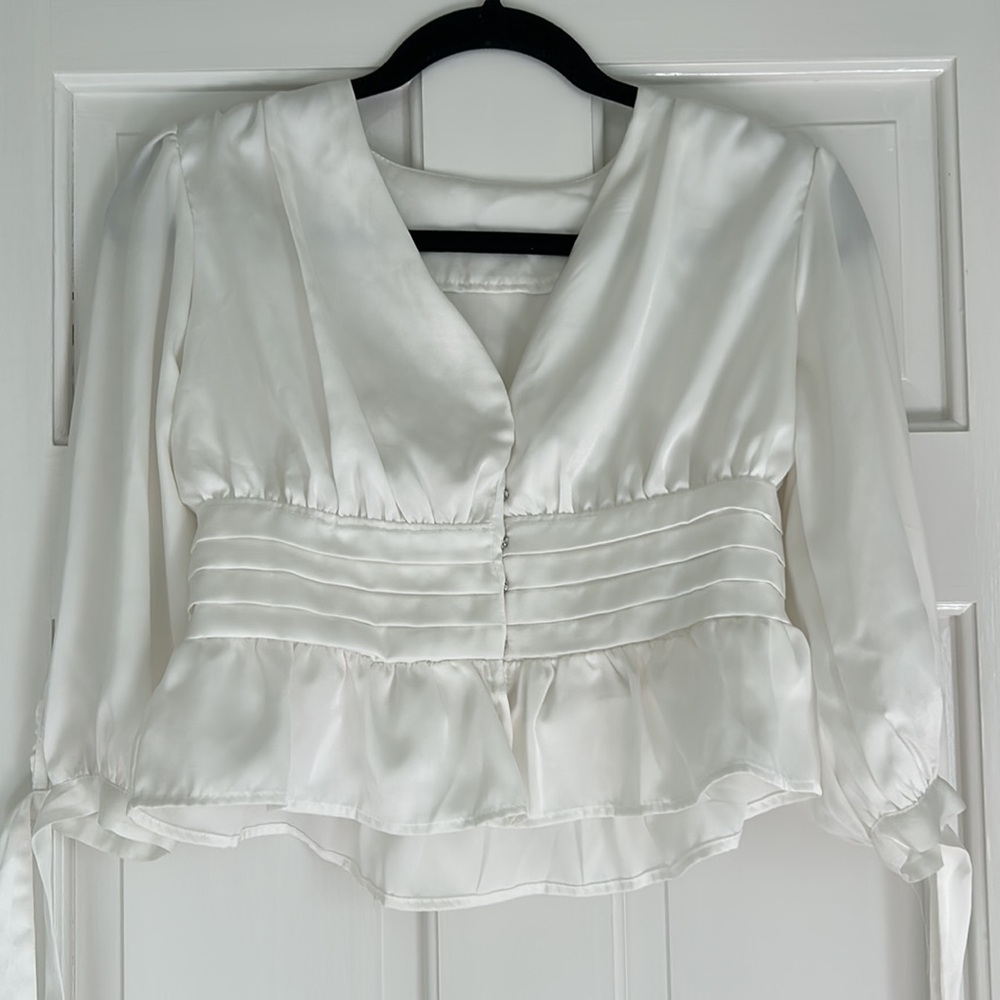 Beautiful silky pearl colored blouse size s